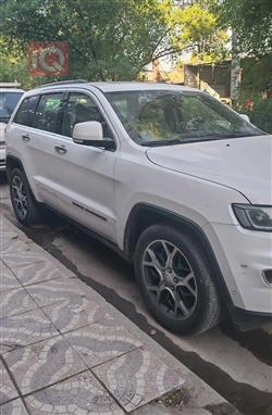 جیپ گراند شیرۆکی